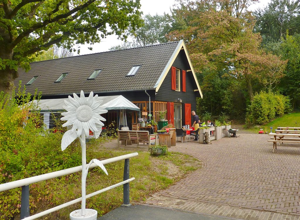 Kazemat H en loods geopend