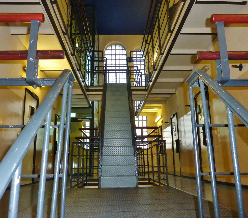 Gebruikers stellen (cel)deuren open